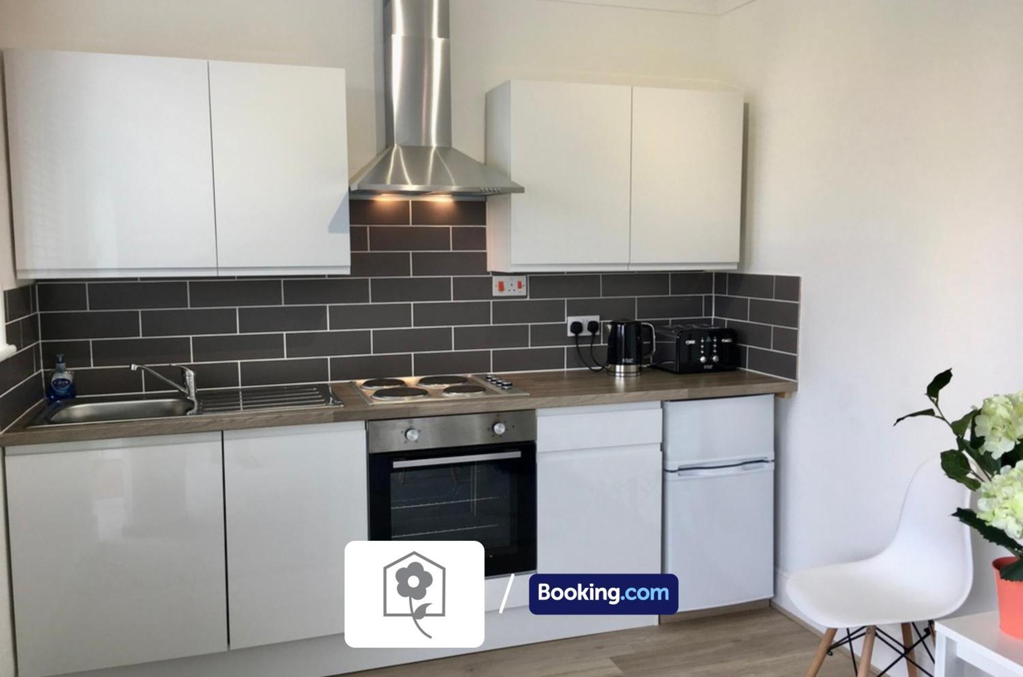 Netley Village Apartment By Your Stay Solutions Short Lets & Serviced Accommodation Netley Southampton With Free Wi-Fi Hamble-le-Rice Eksteriør bilde