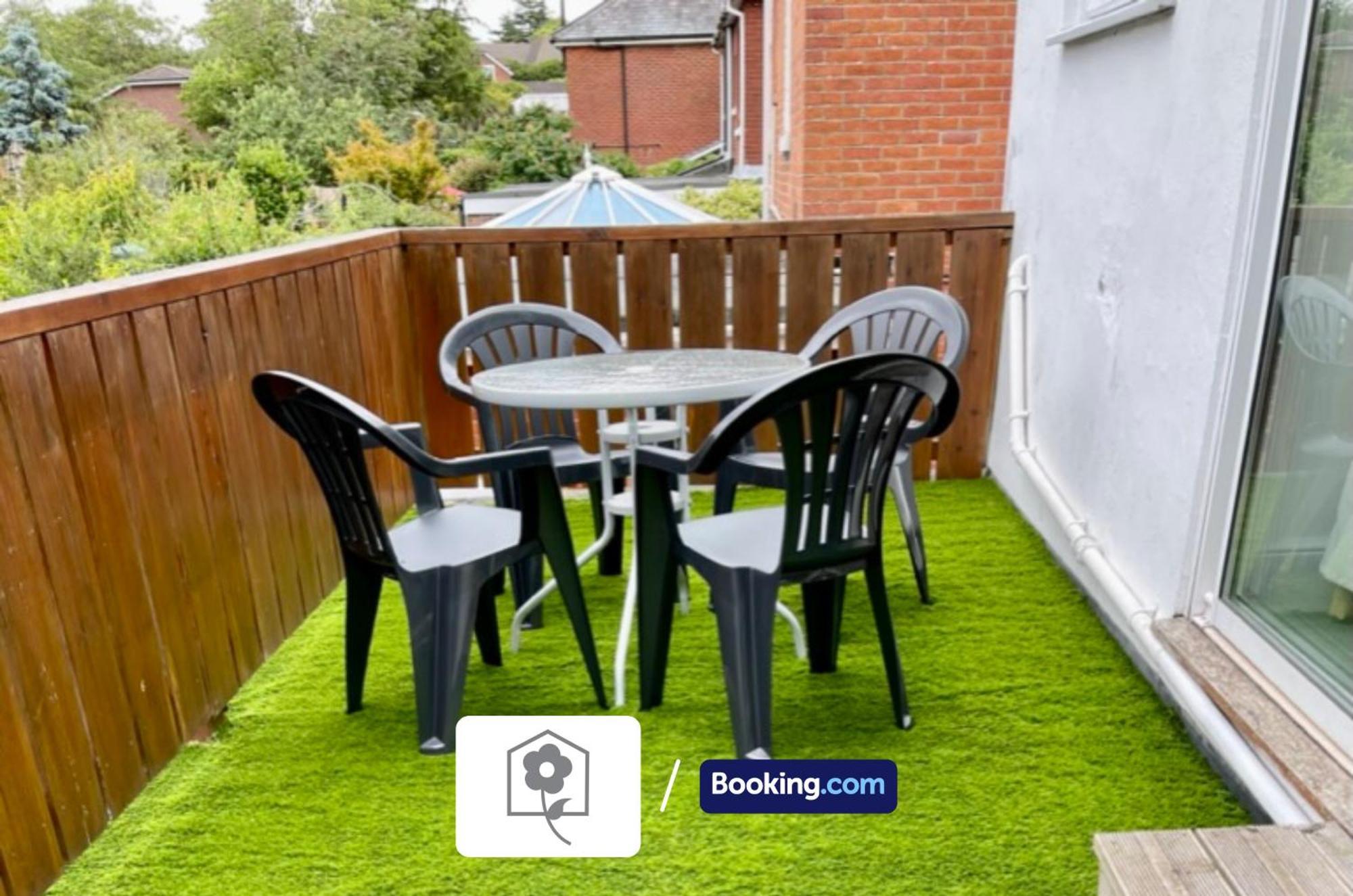 Netley Village Apartment By Your Stay Solutions Short Lets & Serviced Accommodation Netley Southampton With Free Wi-Fi Hamble-le-Rice Eksteriør bilde